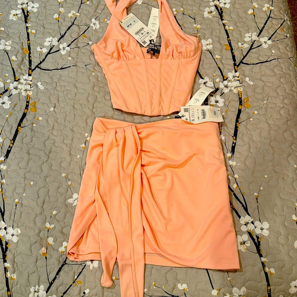 Zara Two piece outfit . Brand lnew